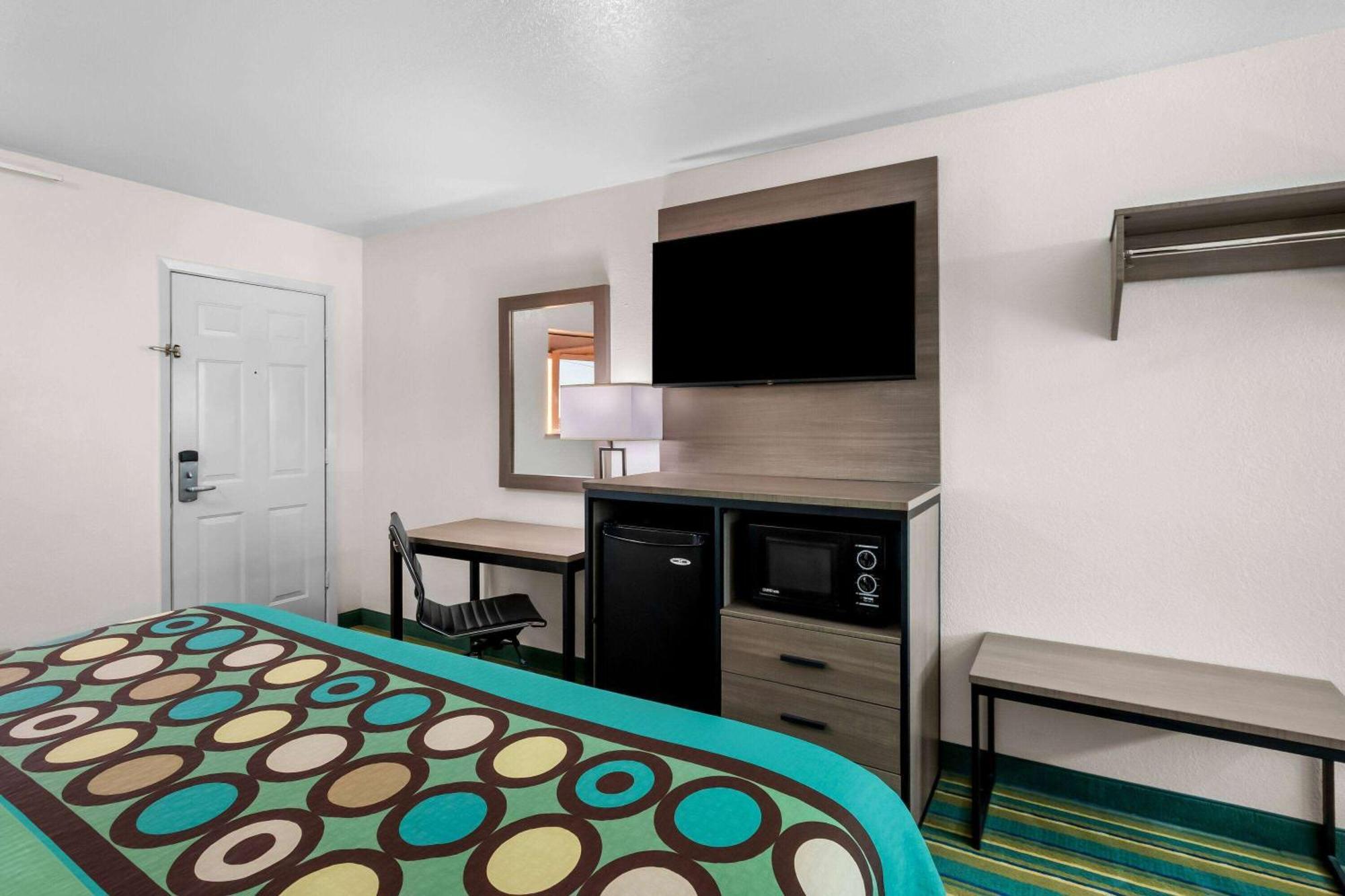 Super 8 By Wyndham Pleasanton Motel Kültér fotó