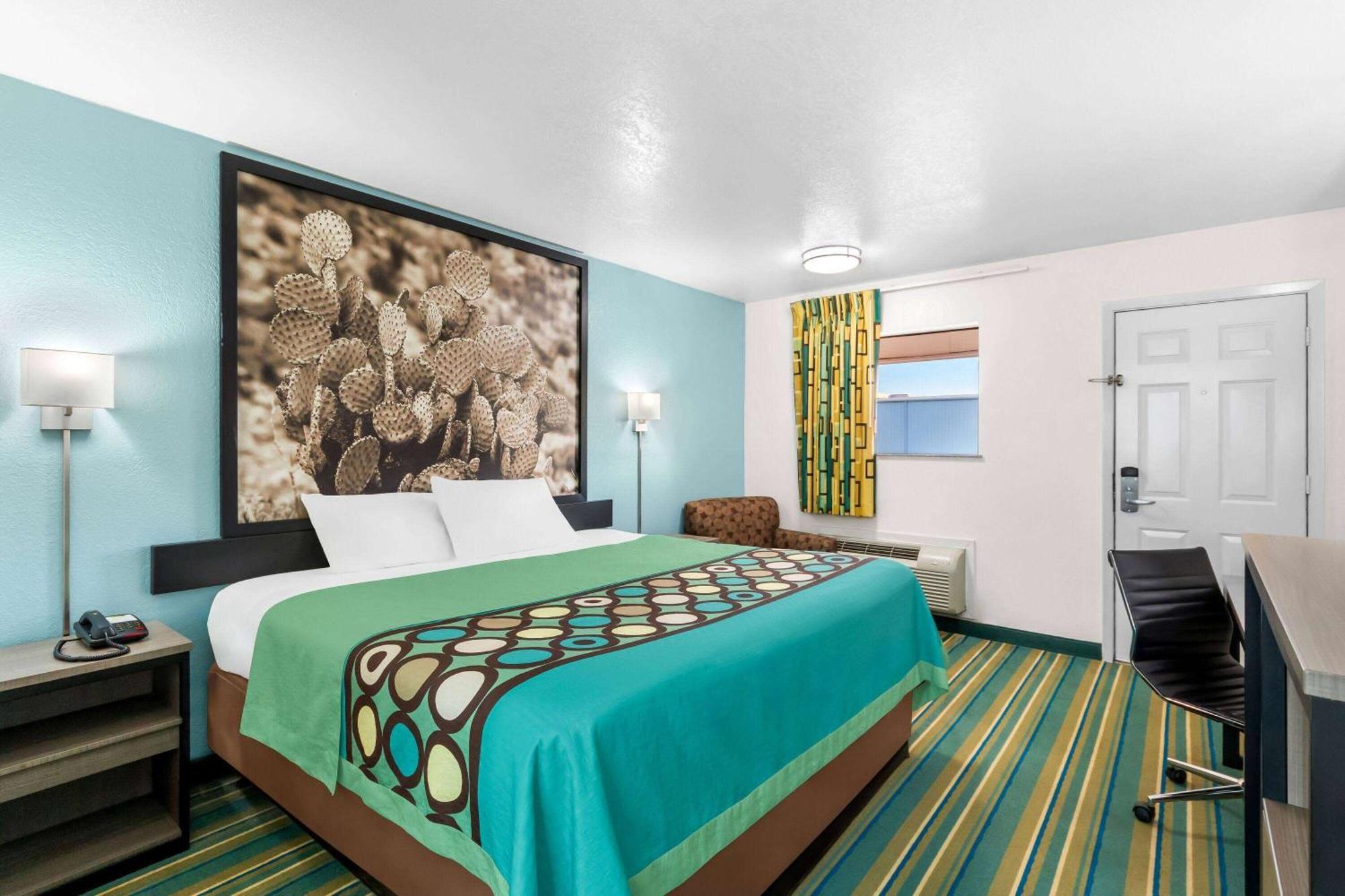 Super 8 By Wyndham Pleasanton Motel Kültér fotó