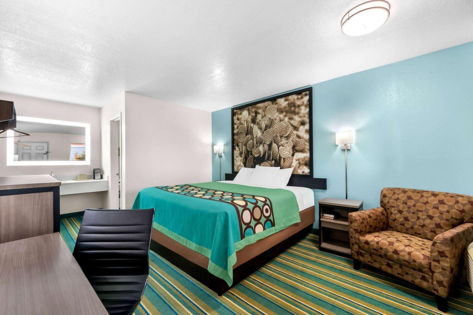 Super 8 By Wyndham Pleasanton Motel Kültér fotó